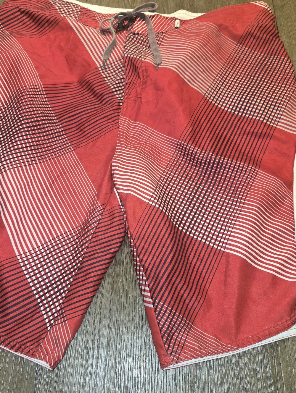 Side Out Sz. 40 Red/black/white Board Shorts
